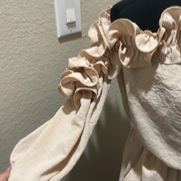 Elegant Cream Off-Shoulder Jumpsuit - Picture 4 of 4